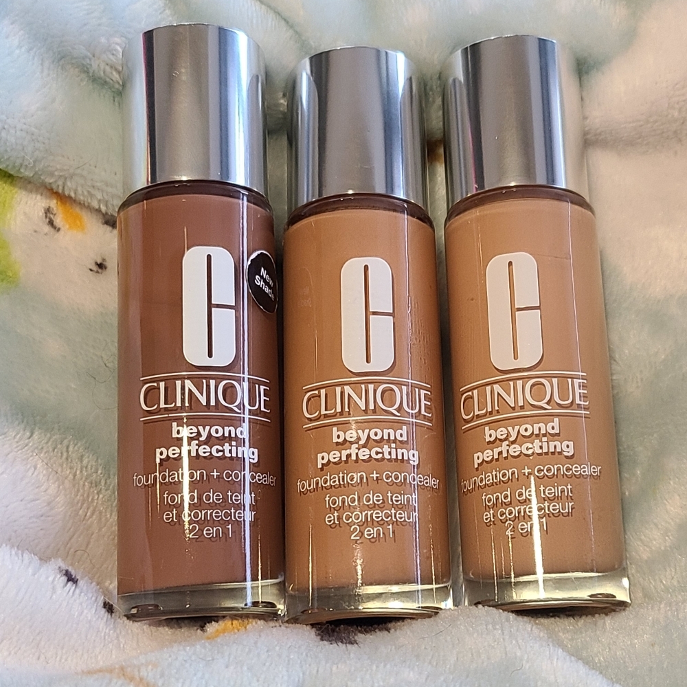 Clinique "Beyond Perfect" 2 in 1